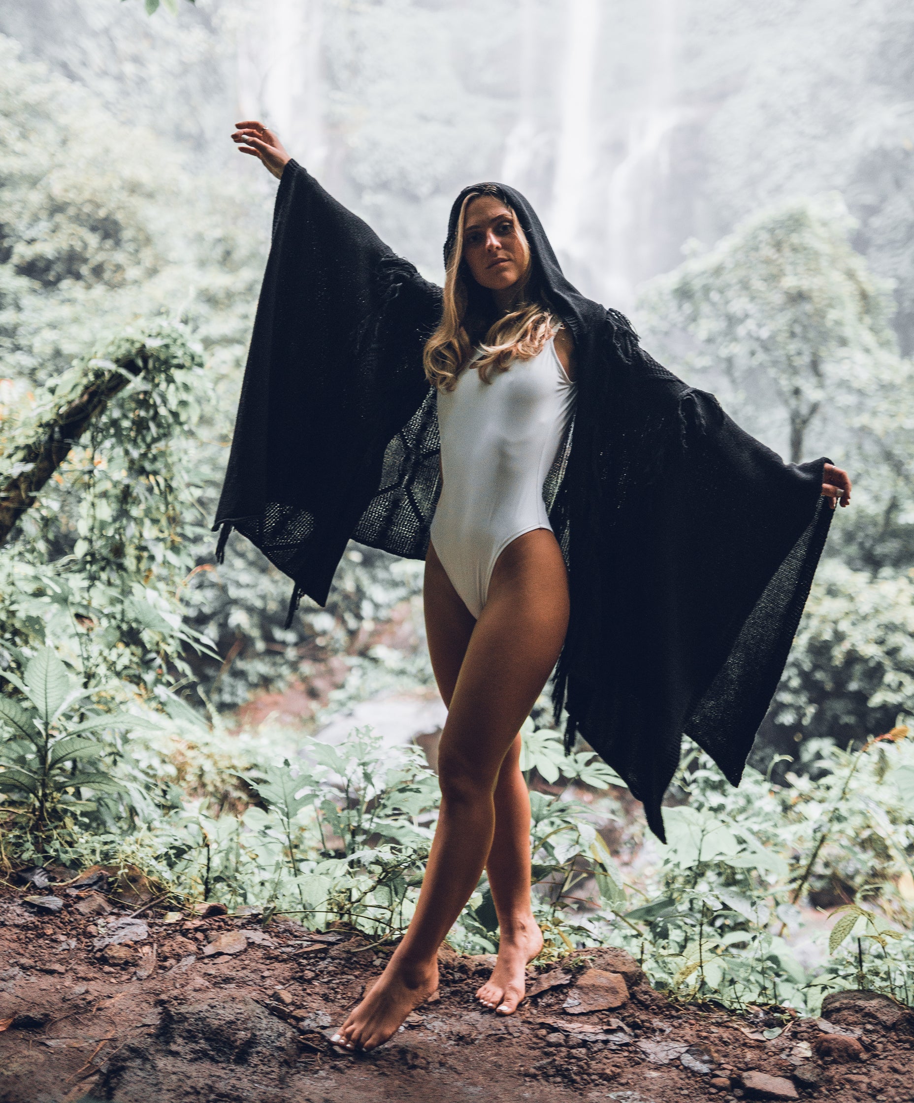 Eclipse Hoodie Poncho - Espiritu