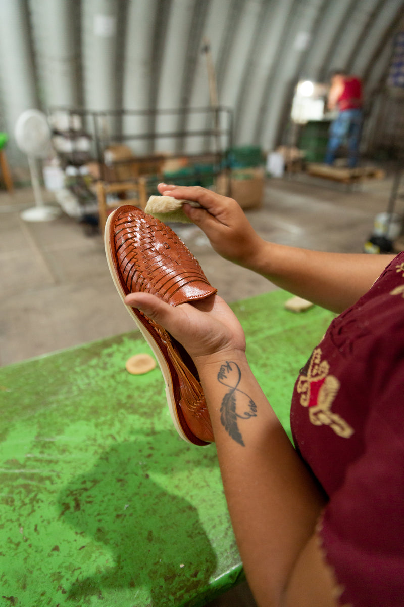 Cómo cuidar las sandalias de piel